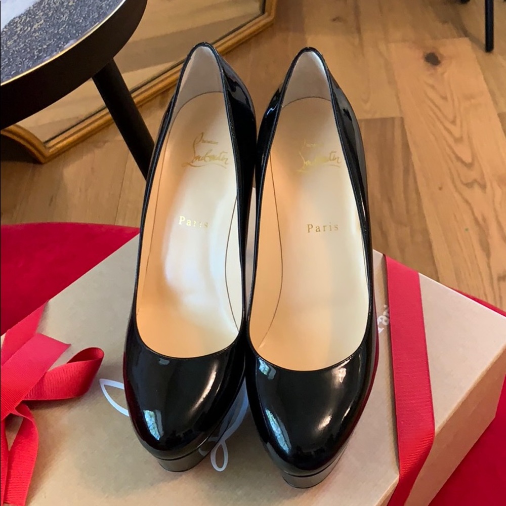Never worn!!! Perfect condition! Size 39 1/2. - Picture 2 of 3